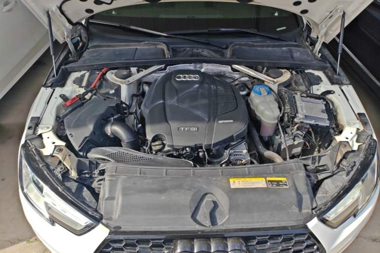 Used Audi A4L 2017 Plus 40 TFSI Ambition Model Engine Bay