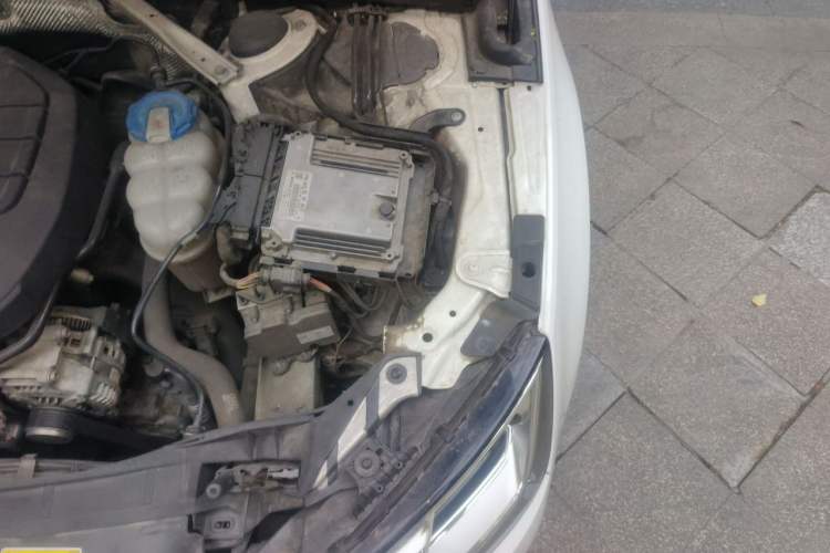 Used Audi A4L 2017 Plus 40 TFSI Ambition Model Engine Bay Left