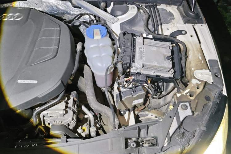 Used Audi A4L 2017 40 TFSI Ambition Edition Engine Bay Left