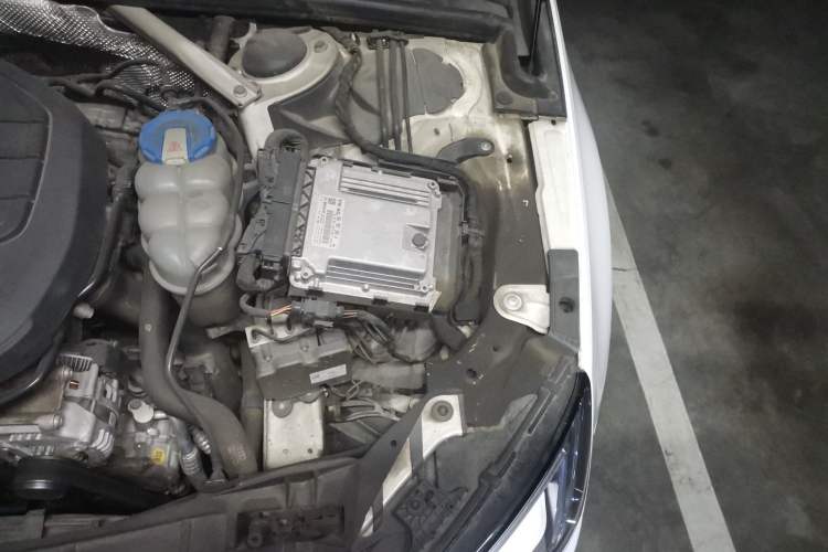 Used Audi A4L 2017 40 TFSI Fashion Model Engine Bay Left