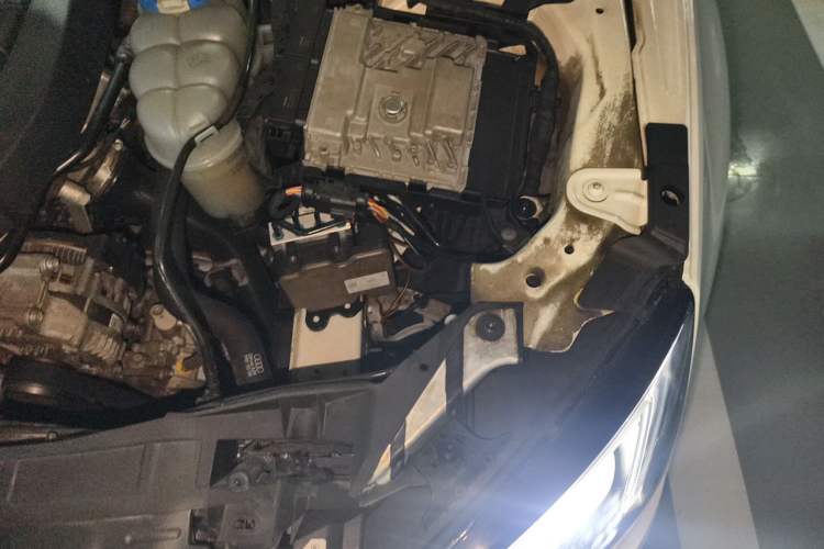 Used Audi A4L 2017 45 TFSI quattro Sport Edition Engine Bay Left