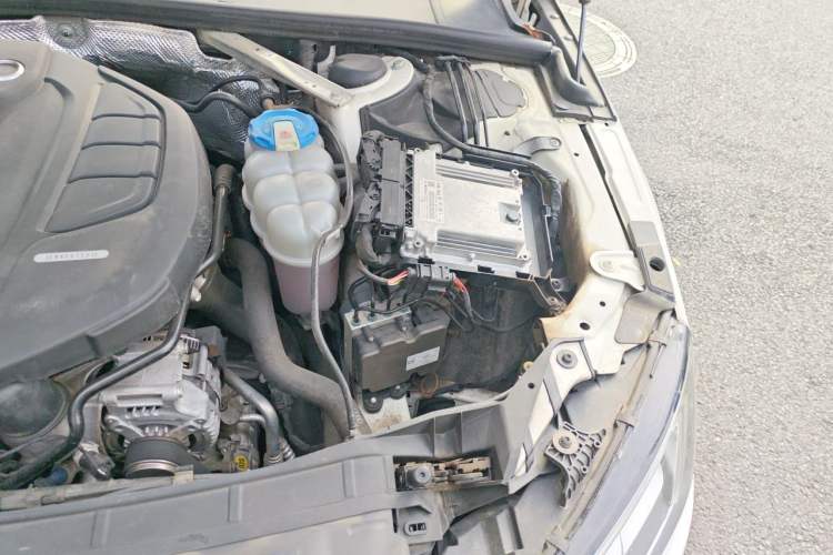 Used Audi A4L 2017 Plus 40 TFSI Sport Model Engine Bay Left