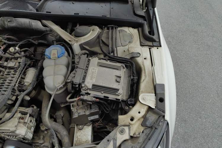 Used Audi A4L 2017 40 TFSI Style Edition Engine Bay Left