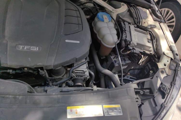 Used Audi A4L 2017 40 TFSI Fashion Model Engine Bay Left