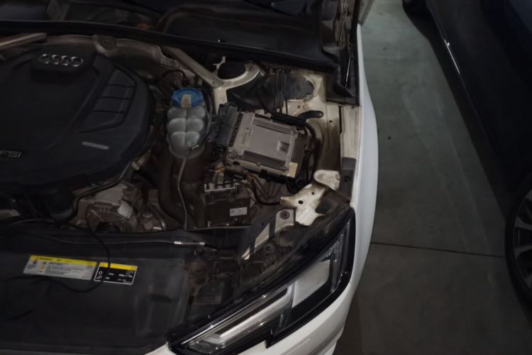 Used Audi A4L 2017 40 TFSI Fashion Model Engine Bay Left