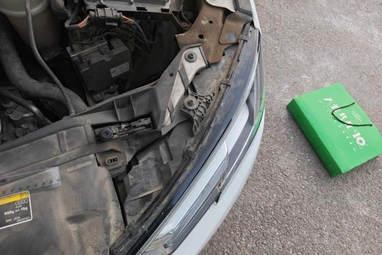 Used Audi A4L 2017 Plus 40 TFSI Fashion Model Engine Bay Left
