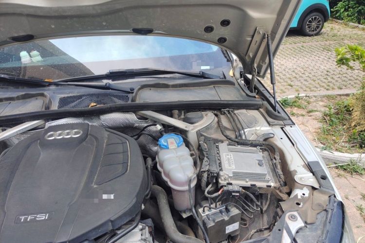 Used Audi A4L 2017 40 TFSI Fashion Model Engine Bay Left