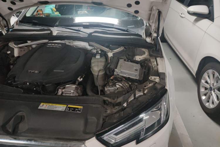 Used Audi A4L 2017 40 TFSI Style Edition Engine Bay Left