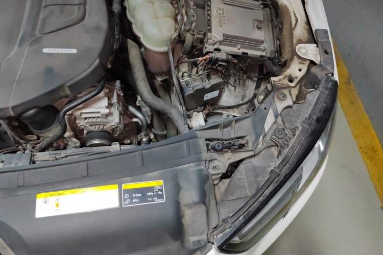 Used Audi A4L 2017 Plus 40 TFSI Ambition Model Engine Bay Left