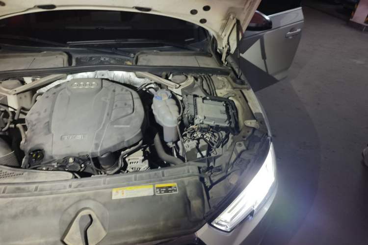 Used Audi A4L 2017 40 TFSI Fashion Model Engine Bay Left