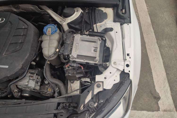 Used Audi A4L 2017 Plus 40 TFSI Ambition Model Engine Bay Left
