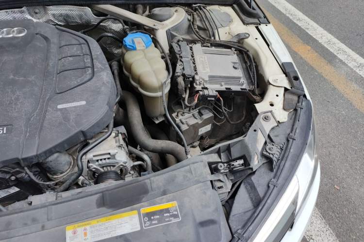 Used Audi A4L 2017 Plus 40 TFSI Ambition Model Engine Bay Left