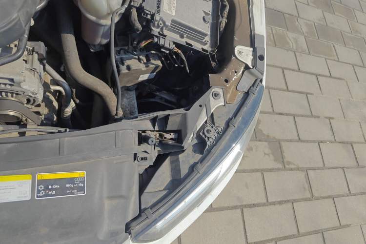 Used Audi A4L 2017 Plus 40 TFSI Ambition Model Engine Bay Left