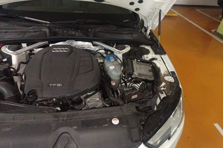Used Audi A4L 2017 Plus 40 TFSI Ambition Model Engine Bay Left