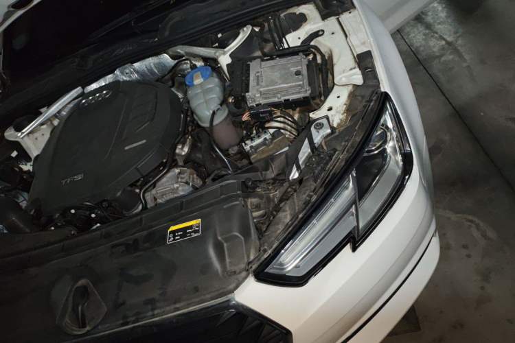 Used Audi A4L 2017 40 TFSI Ambition Edition Engine Bay Left