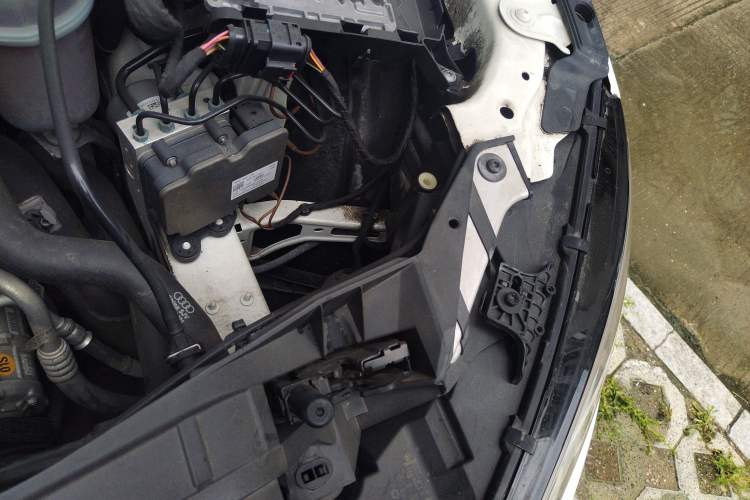 Used Audi A4L 2017 45 TFSI quattro Style Edition Engine Bay Left