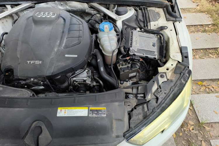 Used Audi A4L 2017 40 TFSI Fashion Model Engine Bay Left