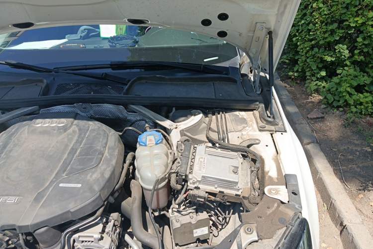 Used Audi A4L 2017 40 TFSI Fashion Model Engine Bay Left
