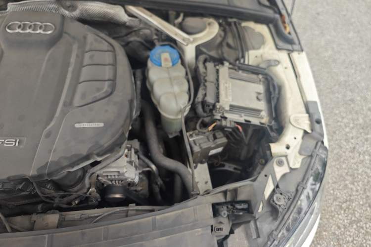 Used Audi A4L 2017 40 TFSI Fashion Model Engine Bay Left