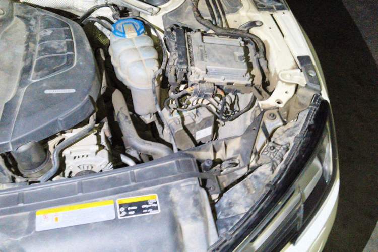Used Audi A4L 2017 40 TFSI Fashion Model Engine Bay Left