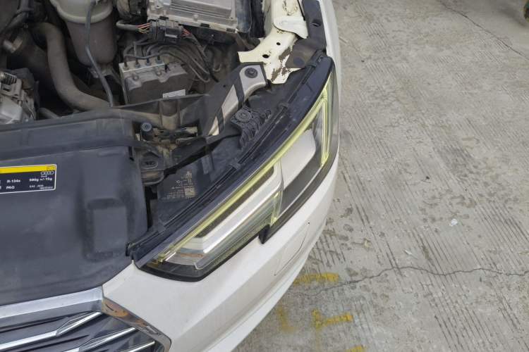 Used Audi A4L 2017 Plus 40 TFSI Ambition Model Engine Bay Left