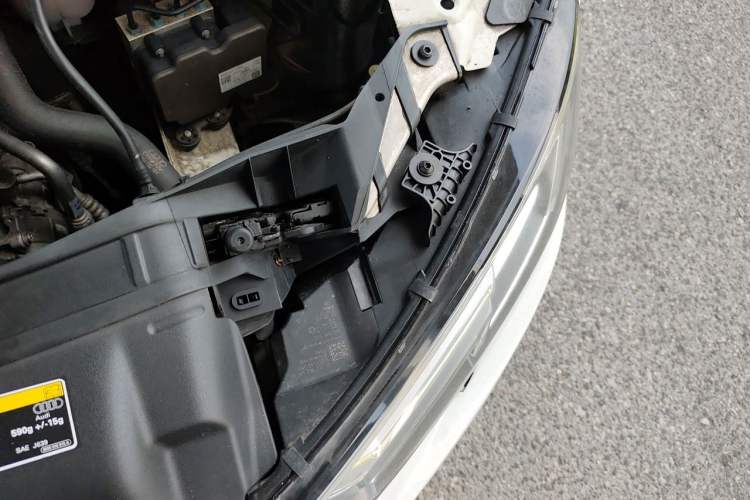Used Audi A4L 2017 40 TFSI Style Edition Engine Bay Left