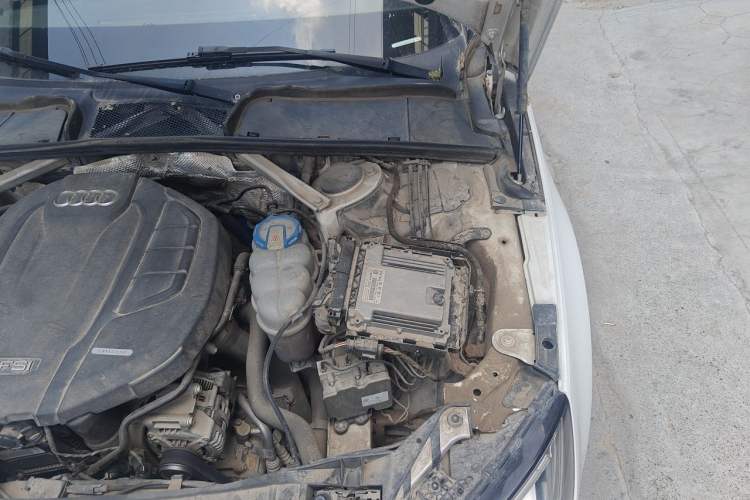 Used Audi A4L 2017 40 TFSI Fashion Model Engine Bay Left
