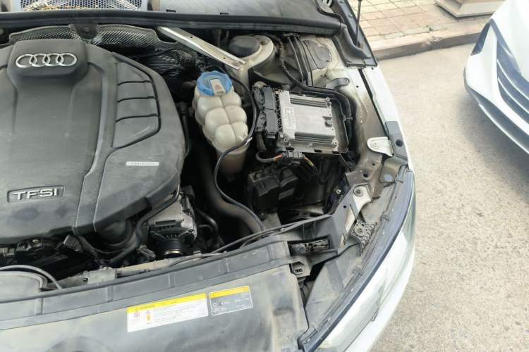 Used Audi A4L 2017 Plus 40 TFSI Ambition Model Engine Bay Left
