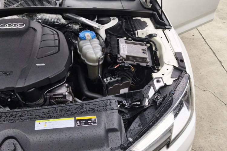 Used Audi A4L 2017 40 TFSI Ambition Edition Engine Bay Left