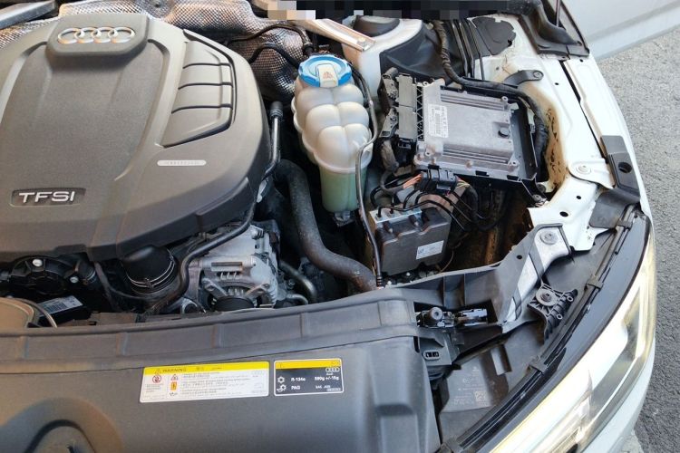 Used Audi A4L 2017 Plus 40 TFSI Fashion Model Engine Bay Left