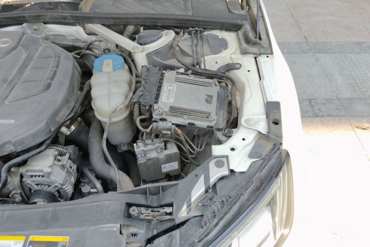 Used Audi A4L 2017 Plus 40 TFSI Fashion Model Engine Bay Left