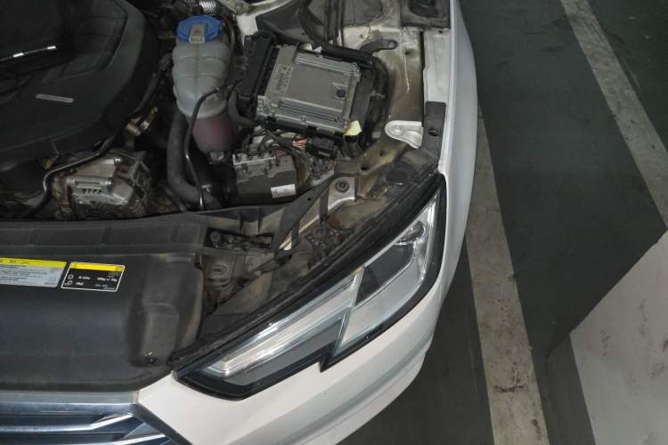 Used Audi A4L 2017 Plus 40 TFSI Ambition Model Engine Bay Left