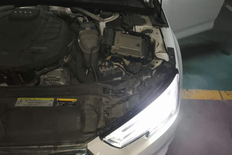 Used Audi A4L 2017 Plus 40 TFSI Ambition Model Engine Bay Left