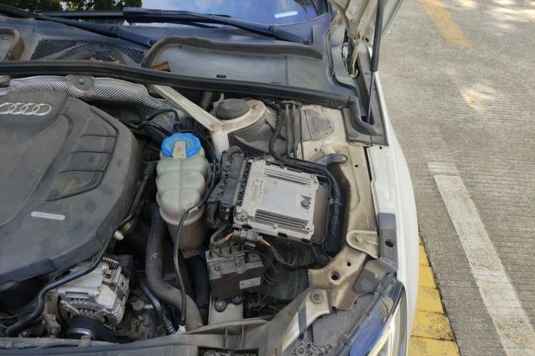Used Audi A4L 2017 40 TFSI Fashion Model Engine Bay Left