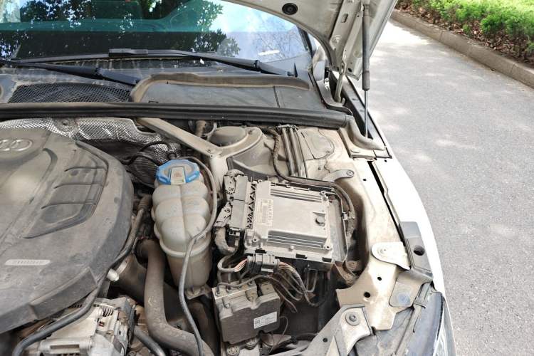 Used Audi A4L 2017 40 TFSI Ambition Edition Engine Bay Left