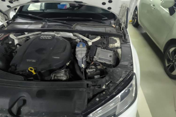 Used Audi A4L 2017 Plus 40 TFSI Ambition Model Engine Bay Left