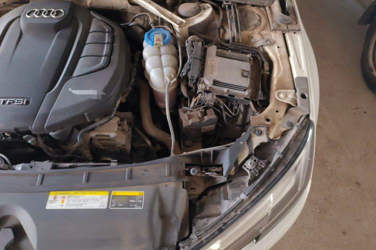 Used Audi A4L 2017 40 TFSI Style Edition Engine Bay Left