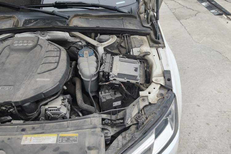 Used Audi A4L 2017 40 TFSI Ambition Edition Engine Bay Left