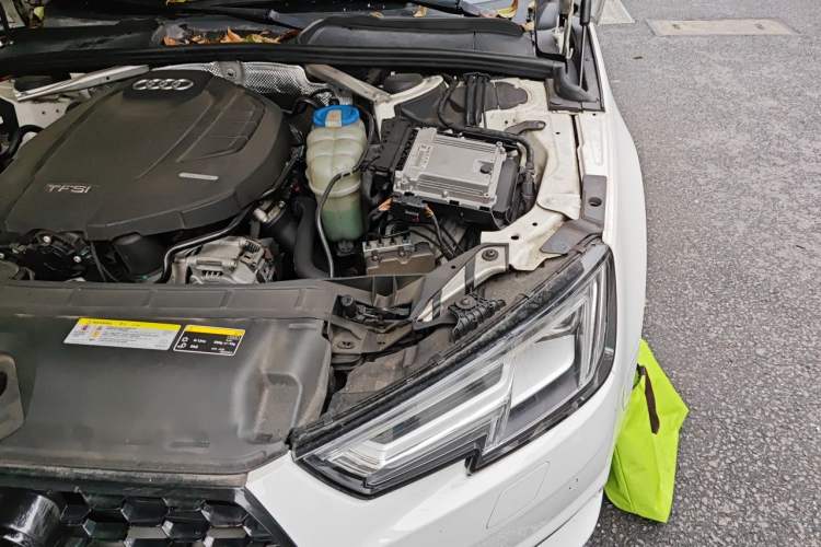 Used Audi A4L 2017 Plus 40 TFSI Style Edition Engine Bay Left