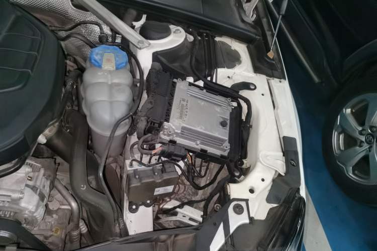 Used Audi A4L 2017 40 TFSI Fashion Model Engine Bay Left