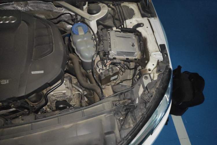 Used Audi A4L 2017 40 TFSI Ambition Edition Engine Bay Left