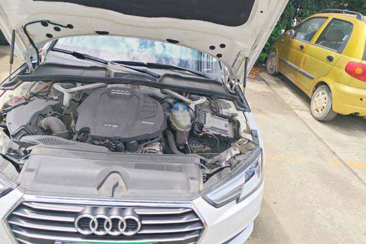 Used Audi A4L 2017 40 TFSI Ambition Edition Engine Bay Left