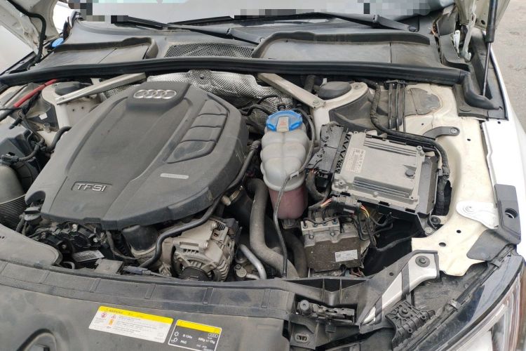 Used Audi A4L 2017 40 TFSI Fashion Model Engine Bay Left