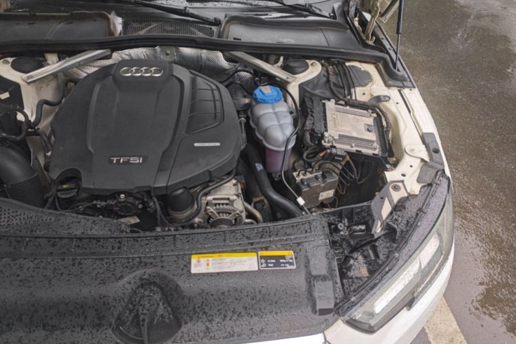 Used Audi A4L 2017 40 TFSI Style Edition Engine Bay Left