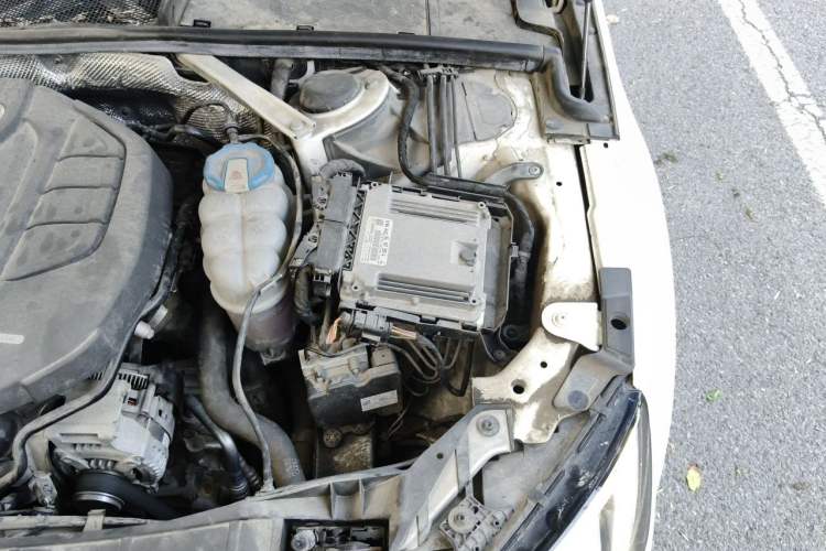 Used Audi A4L 2017 40 TFSI Fashion Model Engine Bay Left