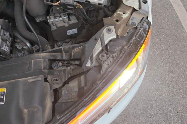 Used Audi A4L 2017 Plus 40 TFSI Fashion Model Engine Bay Left