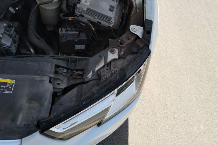 Used Audi A4L 2017 Plus 40 TFSI Ambition Model Engine Bay Left