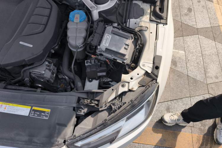 Used Audi A4L 2017 40 TFSI Ambition Edition Engine Bay Left