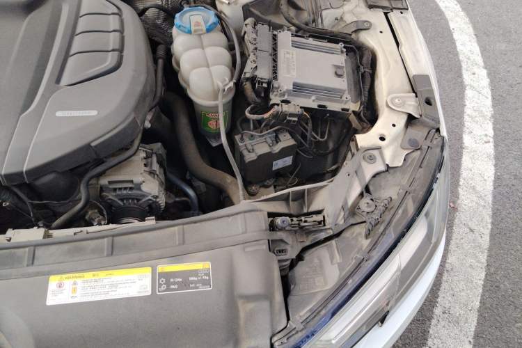 Used Audi A4L 2017 Plus 40 TFSI Fashion Model Engine Bay Left