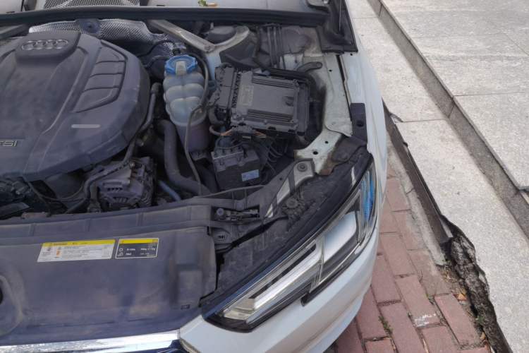 Used Audi A4L 2017 Plus 40 TFSI Ambition Model Engine Bay Left